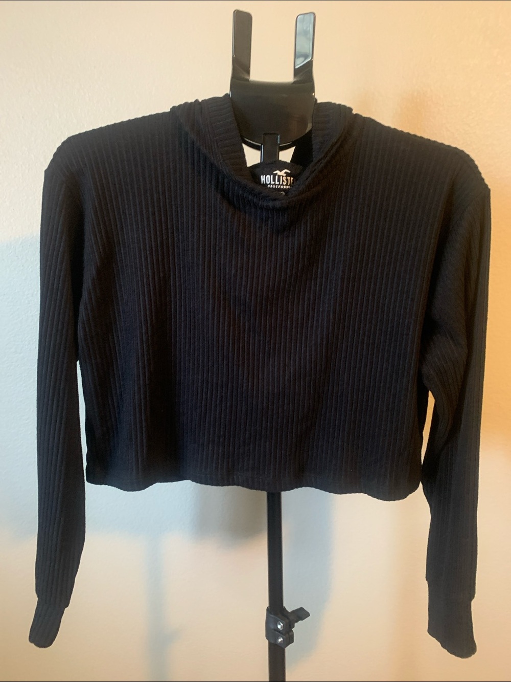 Hollister Black Ribbed Cropped Turtleneck Sweater